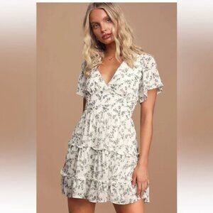 NWT Lulus x Lush So True White Floral Print Tiered Short Sleeve Mini Dress - M